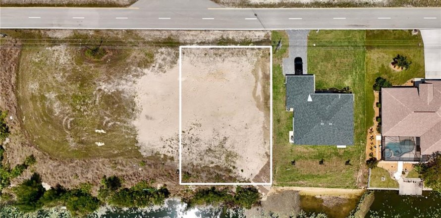 Land in Cape Coral, Florida № 2221198