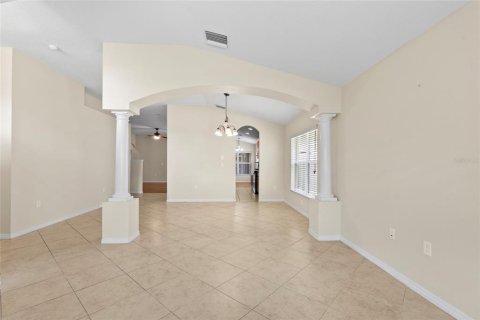 House in Tampa, Florida 4 bedrooms, 187.85 sq.m. № 1905802 - photo 8