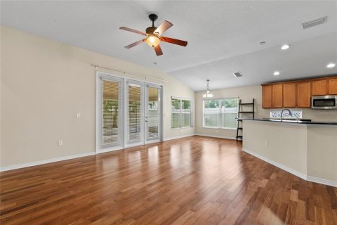 House in Tampa, Florida 4 bedrooms, 187.85 sq.m. № 1905802 - photo 10