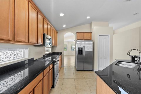 House in Tampa, Florida 4 bedrooms, 187.85 sq.m. № 1905802 - photo 13