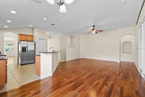 House in Tampa, Florida 4 bedrooms, 187.85 sq.m. № 1905802 - photo 12