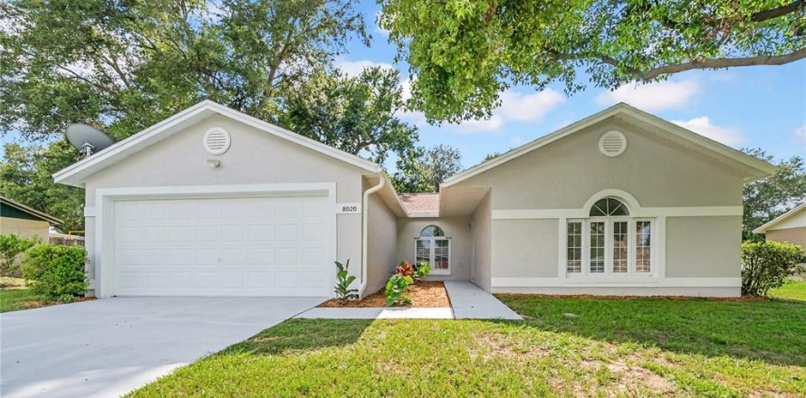 House in Lakeland, Florida 3 bedrooms, 117.24 sq.m. № 1876295