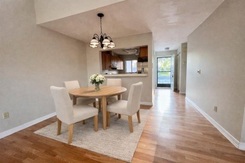 Townhouse in Winter Park, Florida 2 bedrooms, 94.76 sq.m. № 2157688 - photo 6