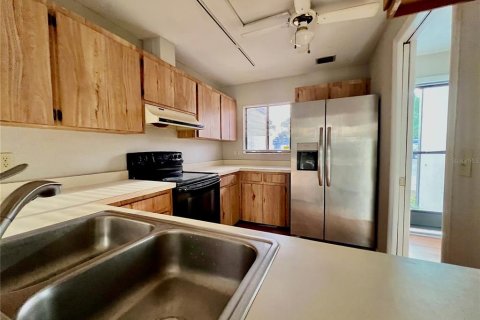 Townhouse in Winter Park, Florida 2 bedrooms, 94.76 sq.m. № 2157688 - photo 12