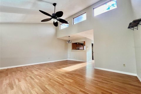 Townhouse in Winter Park, Florida 2 bedrooms, 94.76 sq.m. № 2157688 - photo 9