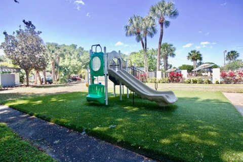 Townhouse in Winter Park, Florida 2 bedrooms, 94.76 sq.m. № 2157688 - photo 26