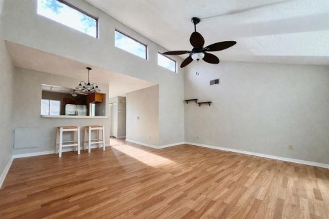 Townhouse in Winter Park, Florida 2 bedrooms, 94.76 sq.m. № 2157688 - photo 10