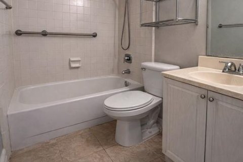 Townhouse in Winter Park, Florida 2 bedrooms, 94.76 sq.m. № 2157688 - photo 16