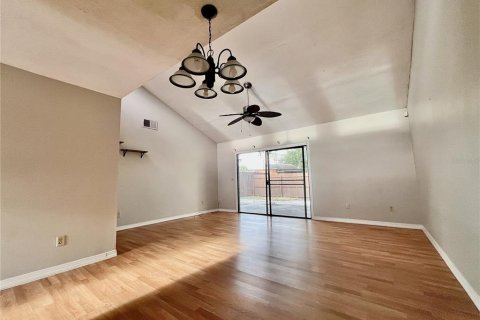 Townhouse in Winter Park, Florida 2 bedrooms, 94.76 sq.m. № 2157688 - photo 5