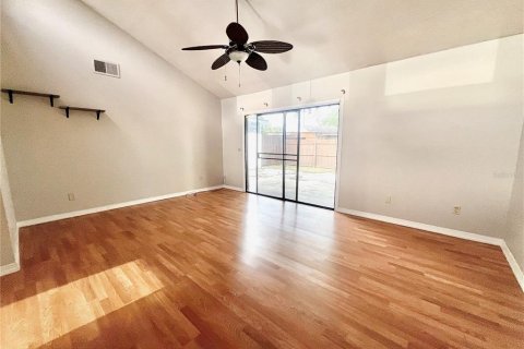 Townhouse in Winter Park, Florida 2 bedrooms, 94.76 sq.m. № 2157688 - photo 7