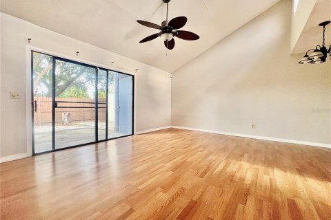 Townhouse in Winter Park, Florida 2 bedrooms, 94.76 sq.m. № 2157688 - photo 11