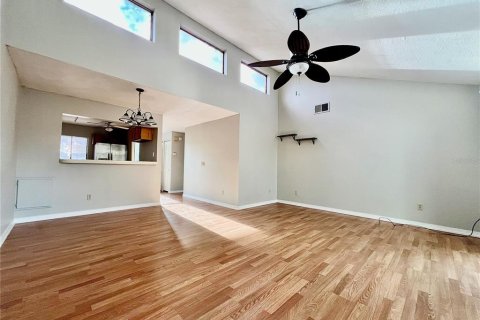 Townhouse in Winter Park, Florida 2 bedrooms, 94.76 sq.m. № 2157688 - photo 3