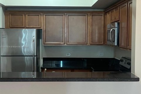 Condo in Hollywood, Florida, 2 bedrooms  № 1972230 - photo 5