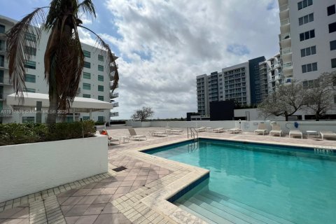Condo in Hollywood, Florida, 2 bedrooms  № 1972230 - photo 23