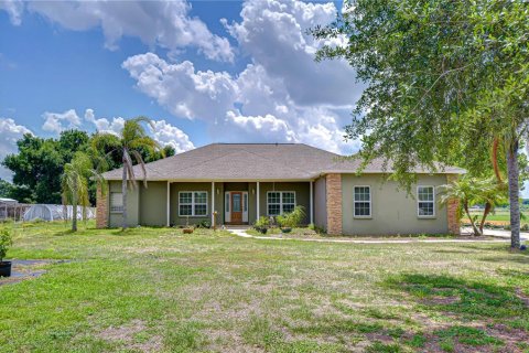 Casa en Dover, Florida 4 dormitorios, 218.41 m2 № 2119448