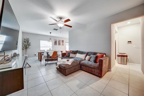 Casa en alquiler en Tampa, Florida, 3 dormitorios, 145.67 m2 № 1903924 - foto 3