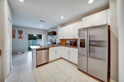 Casa en alquiler en Tampa, Florida, 3 dormitorios, 145.67 m2 № 1903924 - foto 11