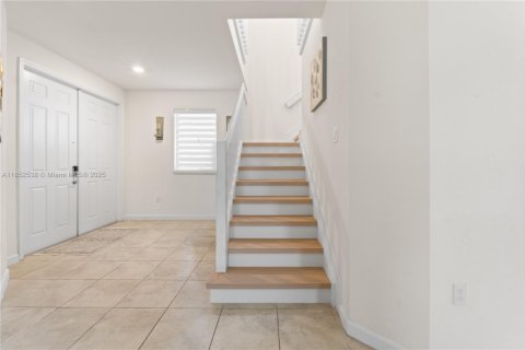 Casa en venta en Hialeah, Florida, 3 dormitorios, 223.52 m2 № 1872273 - foto 14