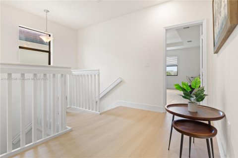 Casa en venta en Hialeah, Florida, 3 dormitorios, 223.52 m2 № 1872273 - foto 29