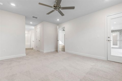 House in Palm Coast, Florida 4 bedrooms, 210.42 sq.m. № 1784723 - photo 16