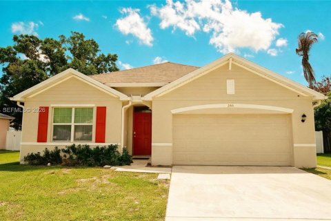 House in Port St. Lucie, Florida 3 bedrooms, 169.73 sq.m. № 2068225