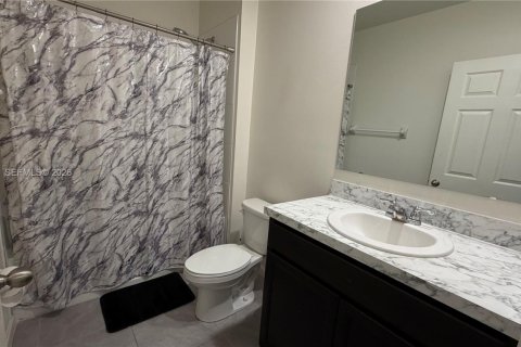 House in Port St. Lucie, Florida 3 bedrooms, 169.73 sq.m. № 2068225 - photo 17