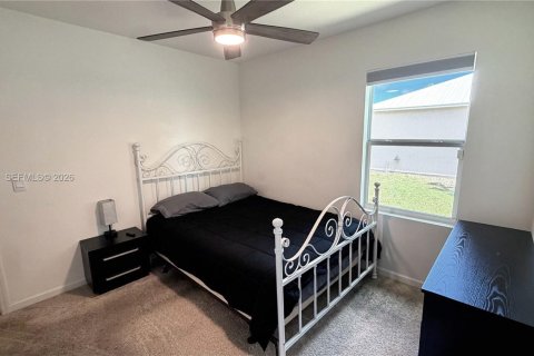 House in Port St. Lucie, Florida 3 bedrooms, 169.73 sq.m. № 2068225 - photo 19