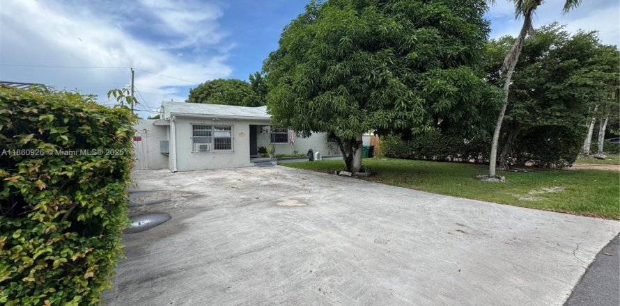 Casa en Miami, Florida 3 dormitorios, 112.6 m2 № 1889240