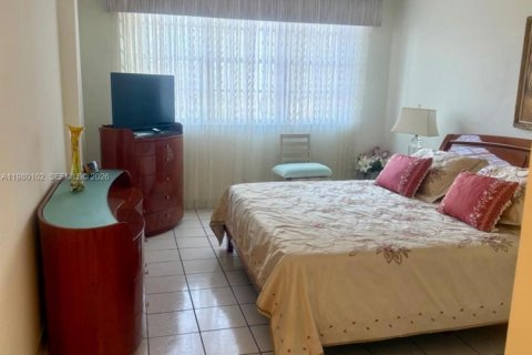 Снять в аренду кондоминиум в Халландейл-Бич, Флорида 2 спальни, 116.13м2, № 2046470 - фото 3