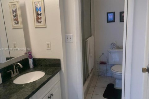 Снять в аренду кондоминиум в Халландейл-Бич, Флорида 2 спальни, 116.13м2, № 2046470 - фото 5