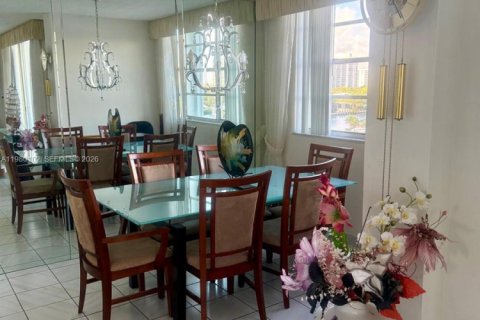 Снять в аренду кондоминиум в Халландейл-Бич, Флорида 2 спальни, 116.13м2, № 2046470 - фото 9