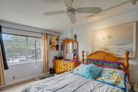 Condo in Deerfield Beach, Florida, 2 bedrooms  № 2083688 - photo 13