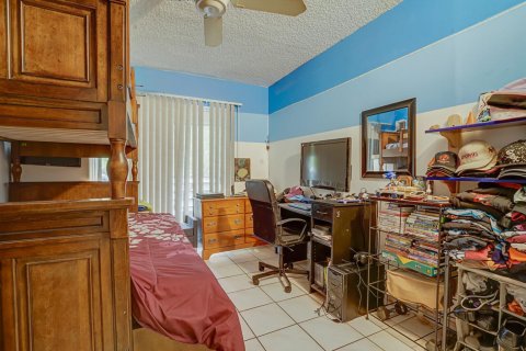 Condo in Deerfield Beach, Florida, 2 bedrooms  № 2083688 - photo 12