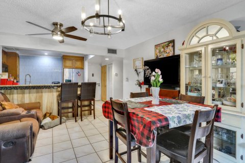 Condo in Deerfield Beach, Florida, 2 bedrooms  № 2083688 - photo 8