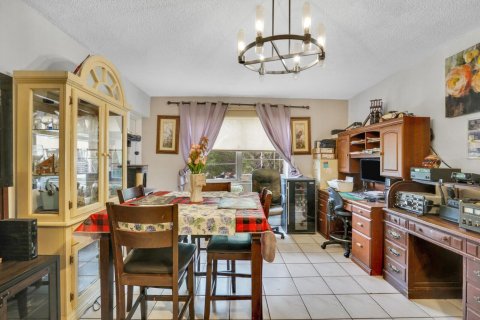 Condo in Deerfield Beach, Florida, 2 bedrooms  № 2083688 - photo 4