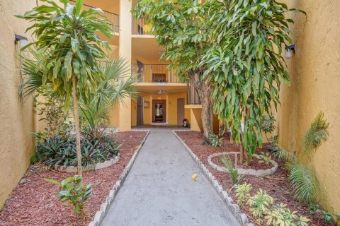 Condo in Deerfield Beach, Florida, 2 bedrooms  № 2083688