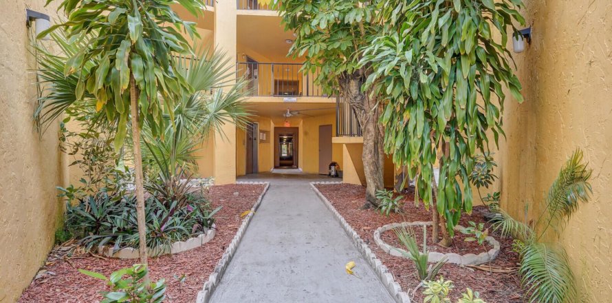Condo in Deerfield Beach, Florida, 2 bedrooms  № 2083688