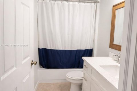 House in Lehigh Acres, Florida 3 bedrooms, 118.64 sq.m. № 2183273 - photo 4