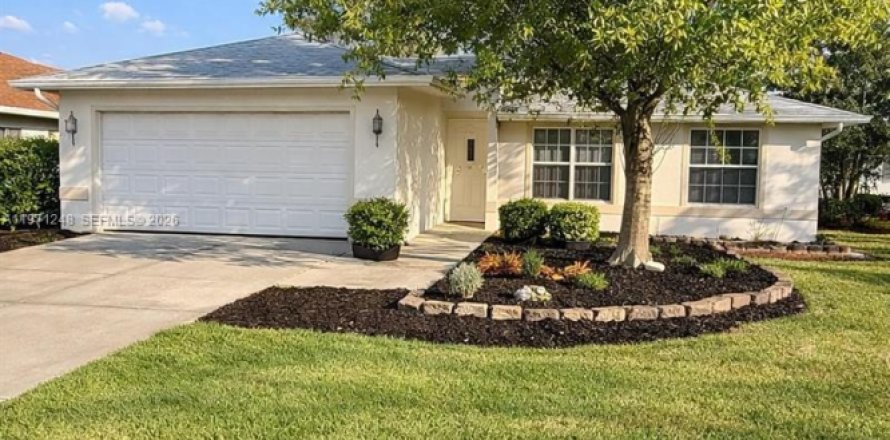 House in Lehigh Acres, Florida 3 bedrooms, 118.64 sq.m. № 2183273
