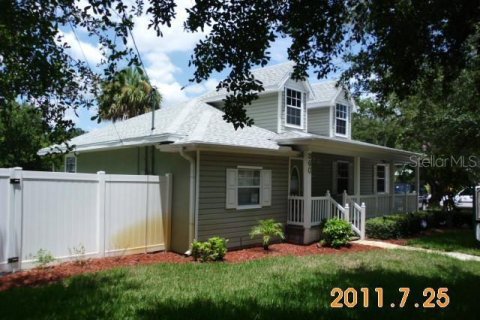 Commercial property in Merrit Island, Florida № 2106040