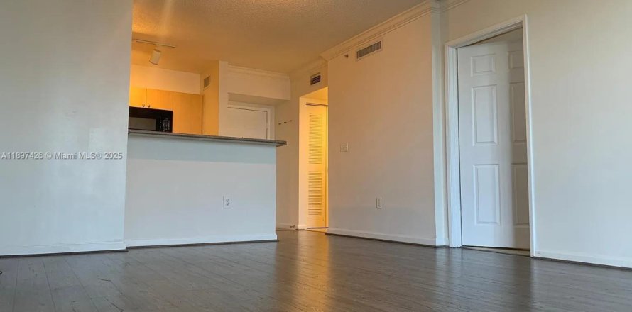 Condo in Hollywood, Florida, 1 bedroom  № 1952448
