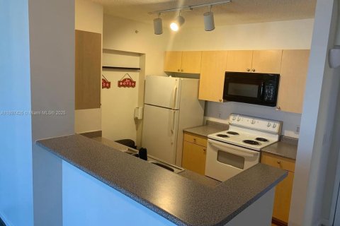 Condo in Hollywood, Florida, 1 bedroom  № 1952448 - photo 7