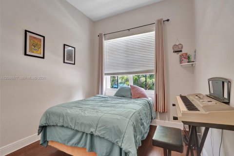 Villa ou maison à louer à Weston, Floride: 3 chambres, 154.4 m2 № 2294362 - photo 11