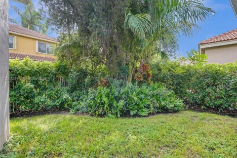 Villa ou maison à louer à Weston, Floride: 3 chambres, 154.4 m2 № 2294362 - photo 6