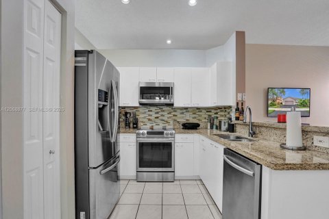 Villa ou maison à louer à Weston, Floride: 3 chambres, 154.4 m2 № 2294362 - photo 30