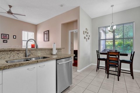 Villa ou maison à louer à Weston, Floride: 3 chambres, 154.4 m2 № 2294362 - photo 26