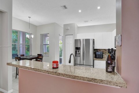 Villa ou maison à louer à Weston, Floride: 3 chambres, 154.4 m2 № 2294362 - photo 23