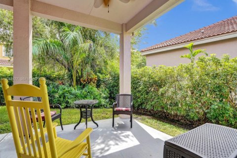 Villa ou maison à louer à Weston, Floride: 3 chambres, 154.4 m2 № 2294362 - photo 5