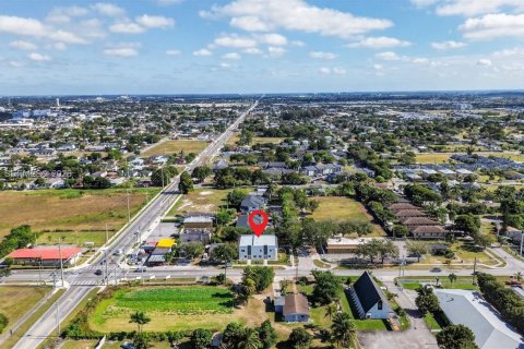 Casa en alquiler en Florida City, Florida, 3 dormitorios № 2058404 - foto 12