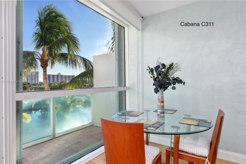 Copropriété à vendre à Sunny Isles Beach, Floride: 3 chambres, 199.18 m2 № 1942811 - photo 26